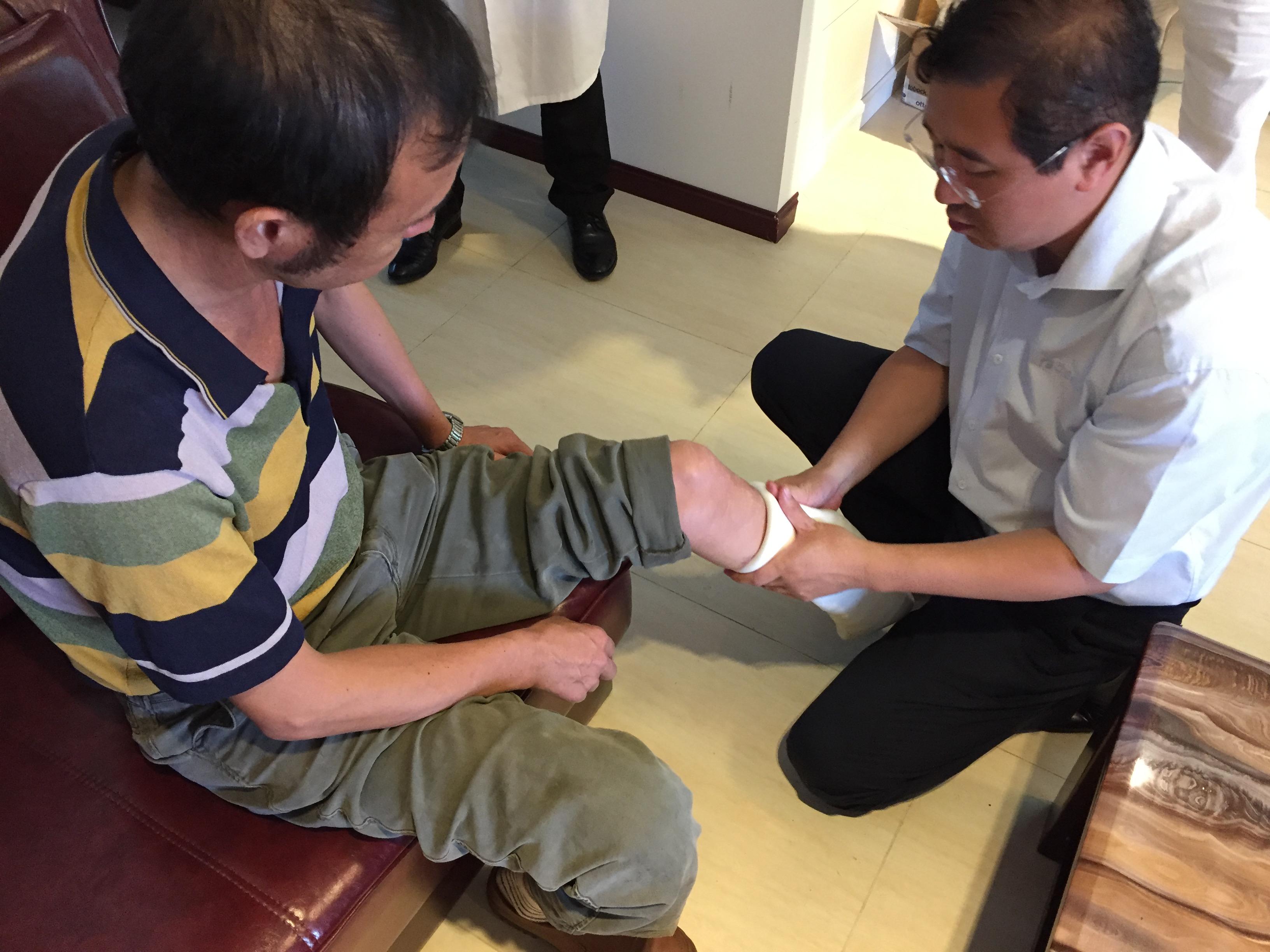 定制一款高檔假肢價格在多少區間內比較合適?(圖1) 假肢價格